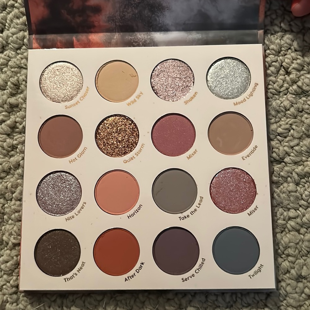 Colourpop lust for dusk palette